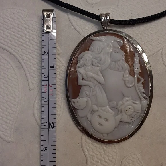 925, Made in Italy, Hand Carved Cameo, Beauty & The Beast. Pendant & Brooch. - Picture 11 of 17